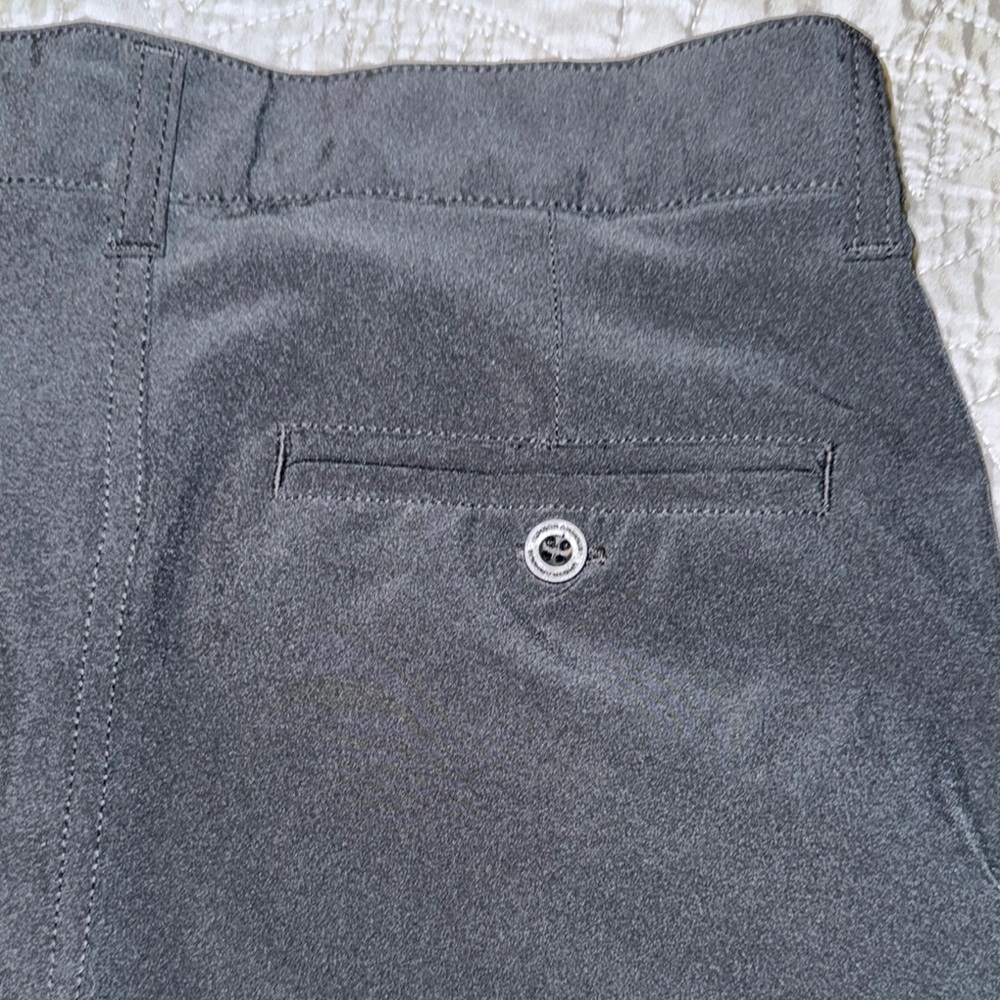 Under Armour Black Golf Shorts Boys size M - Picture 7 of 7